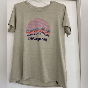 Patagonia Capilene Cool Daily Shirt in Beige size L